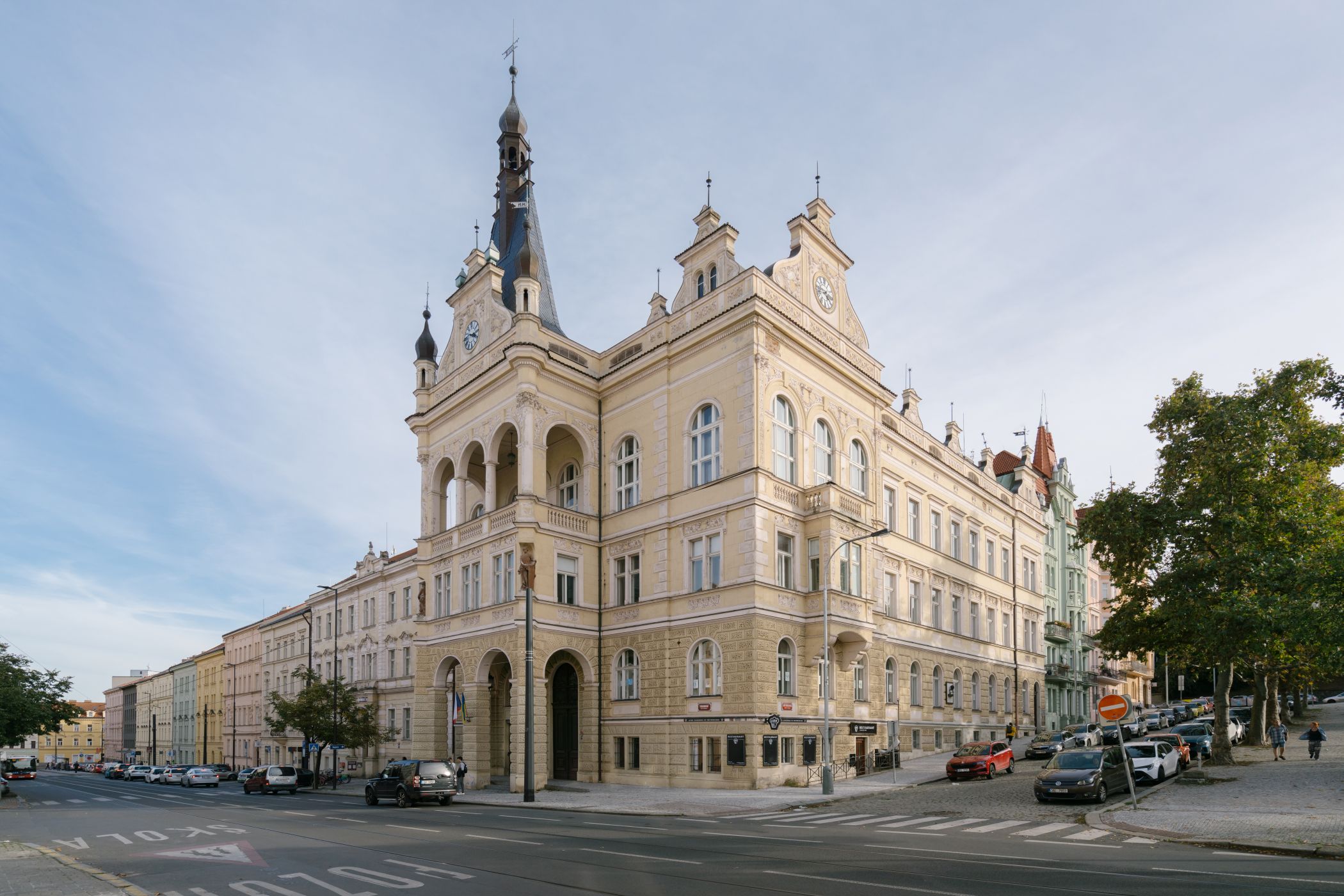 Secesní radnice Nuslí